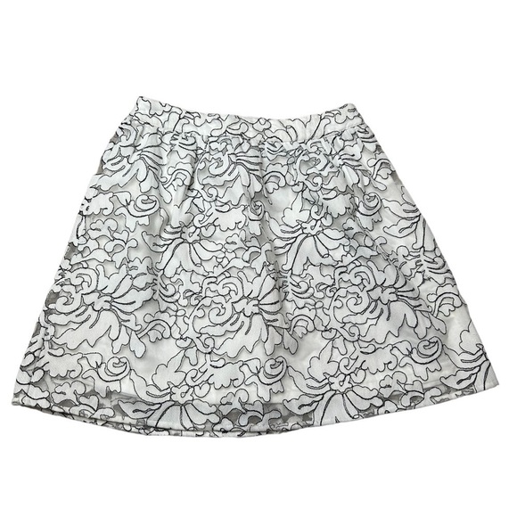 Francesca’s White And Black A-Line Sheer Floral Mini Flare Skirt Size Medium - Picture 4 of 14